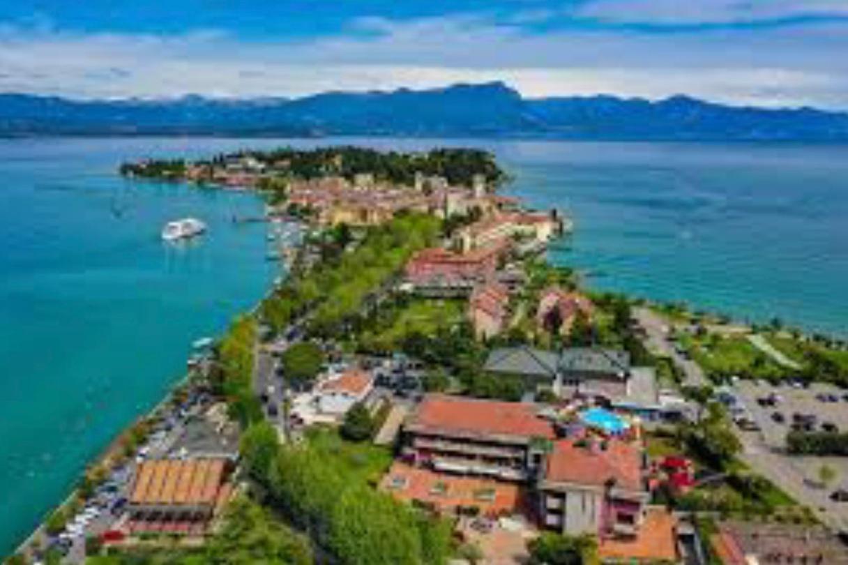 Hotel Vittoria Sirmione Exterior foto